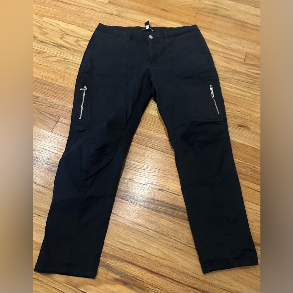 WHBM White House Black Market Crop Cargo Pants Size 10